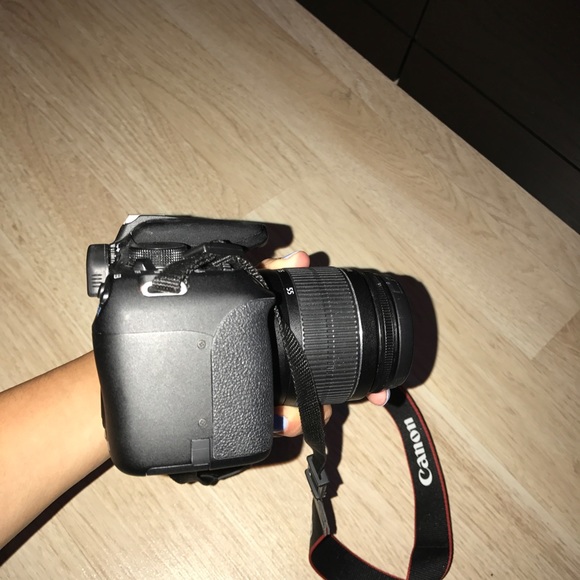 Canon camera - Picture 3 of 3